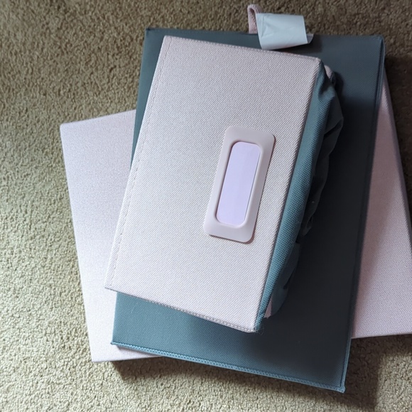 Used collapsible rectangular storage box with lid. - Picture 4 of 4